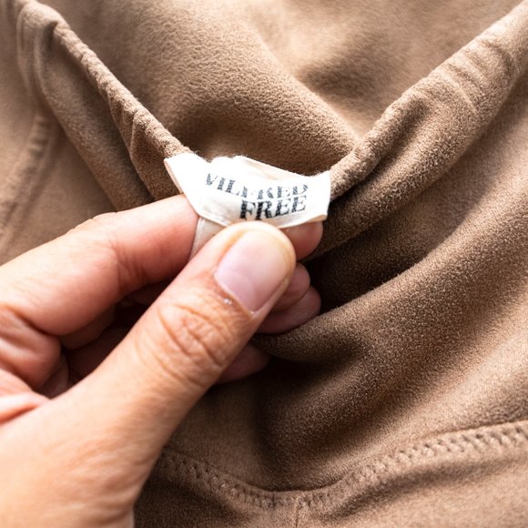 WILFRED Free Tan Colored Vegan Suede Leggings "Daria" - Picture 6 of 6